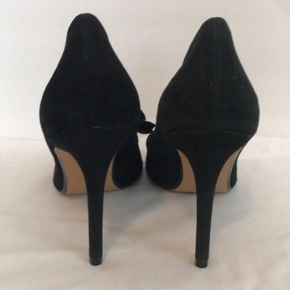 Black suede stilettos with patent leather bow accent by Nina. - Picture 4 of 4